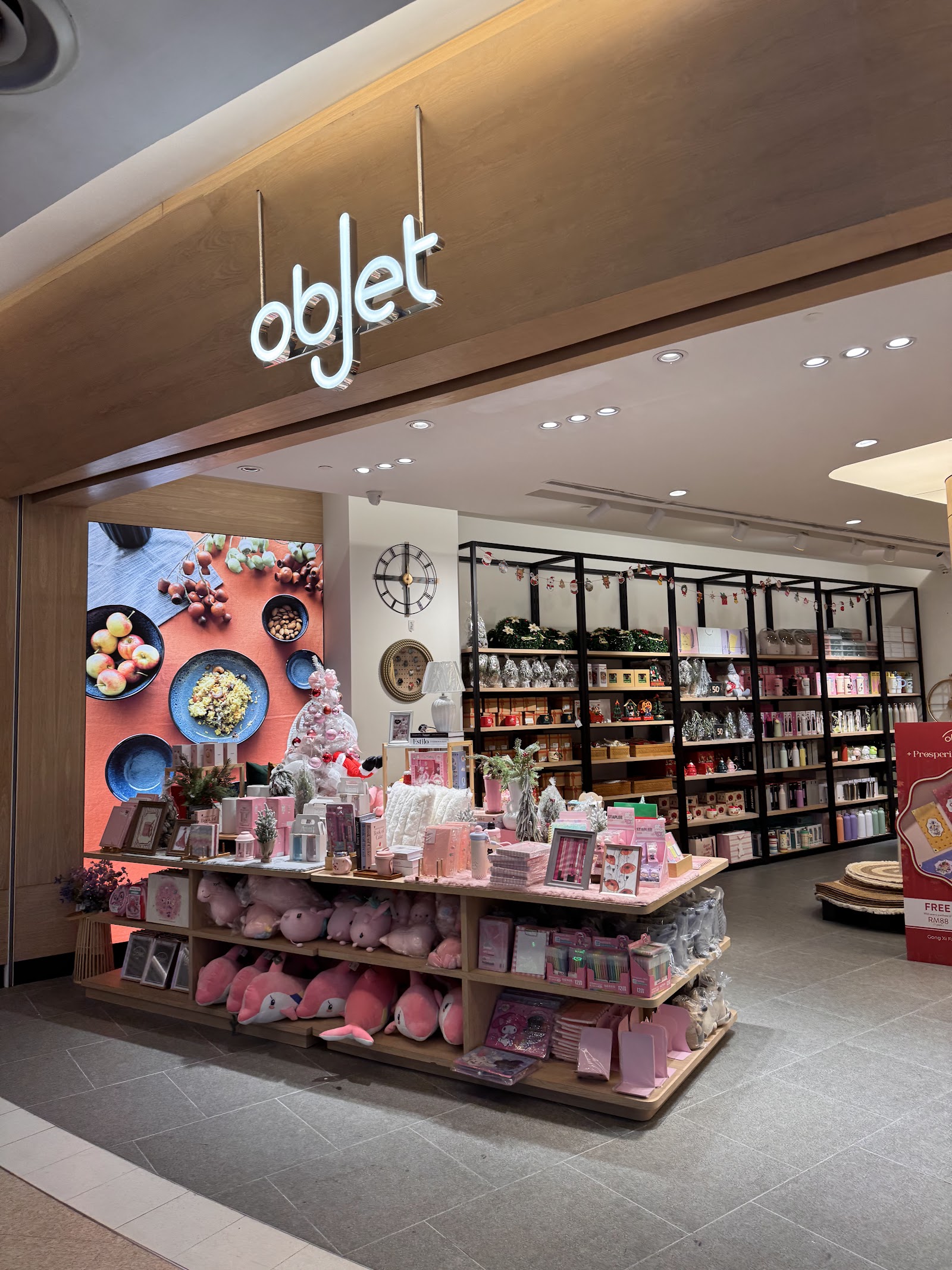 Objet Sunway Pyramid 7